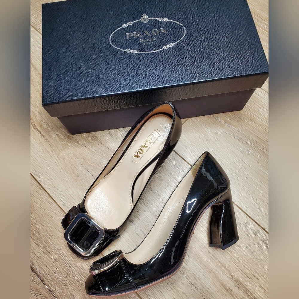 Prada Pumps with the Signature Buckle Detail Block Heel Size 37.5 Made In Italy